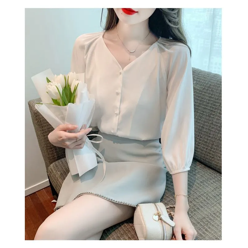 Slimming Simplicity V-Neck Gentle Chiffon Blouse